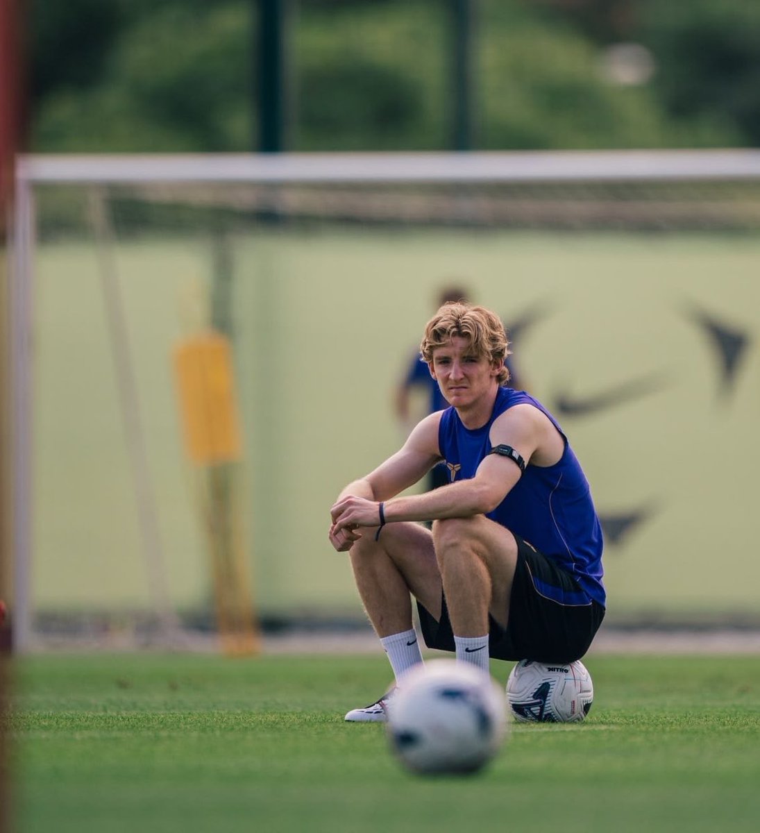 Tobs_fc's tweet photo. 🚨 CRAZY FACT: Antony Gordon was only passed the ball to FOUR times in the entire first half. 

Hansi Flick needs to address this nonsense in the dressing room. https://t.co/oZ9CL5g13j