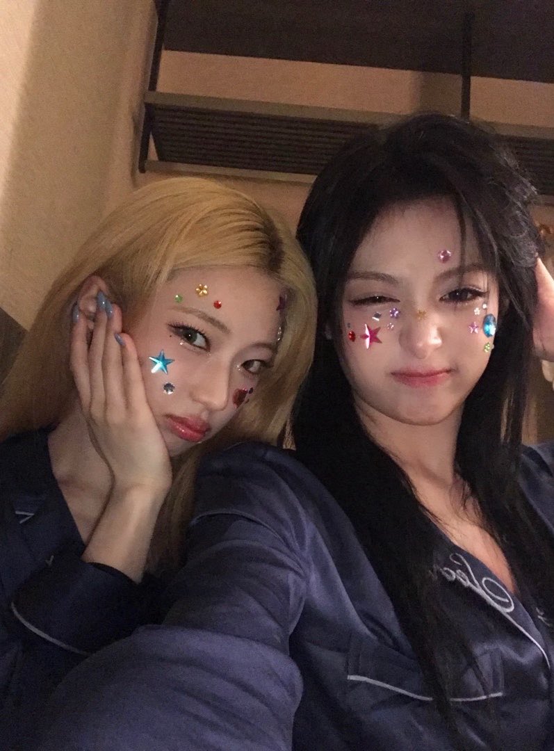 jngzkw's tweet photo. WTF RUYEON???😫😫 https://t.co/ECNtfaEqBF