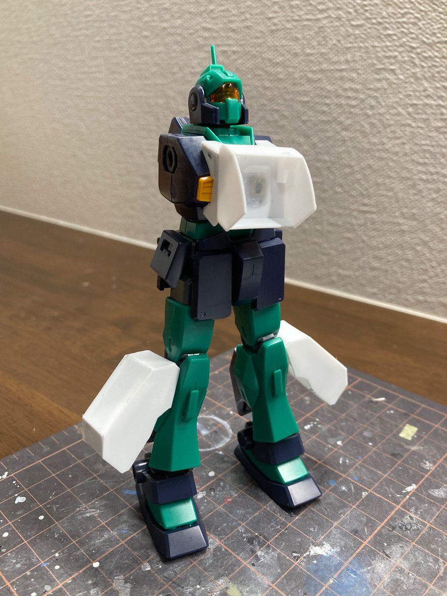 UncleVodkaFuk's tweet photo. プラ板で各部を作ります。本体との接続は磁石で。各部用のアタッチメントも必要になりますが、現物合わせで行くしか無さそうです。 https://t.co/6QAMN4bgtH