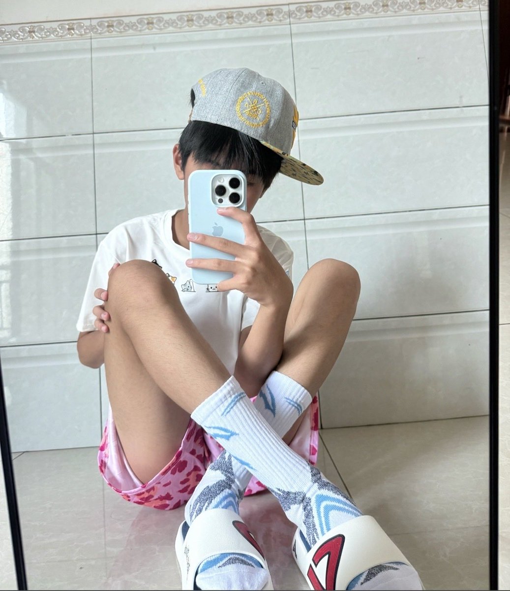 7kkuuu's tweet photo. 缺钱了怎么办😭#正太#男初 https://t.co/oDZKfiJfGa