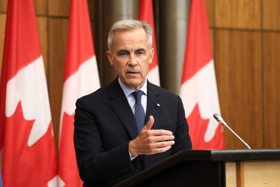 Forbes's tweet photo. Canada Discussing Joining EU As ‘Associate Member,’ Report Says
https://t.co/4pw1ucXXH8 https://t.co/evfjEVOkj2