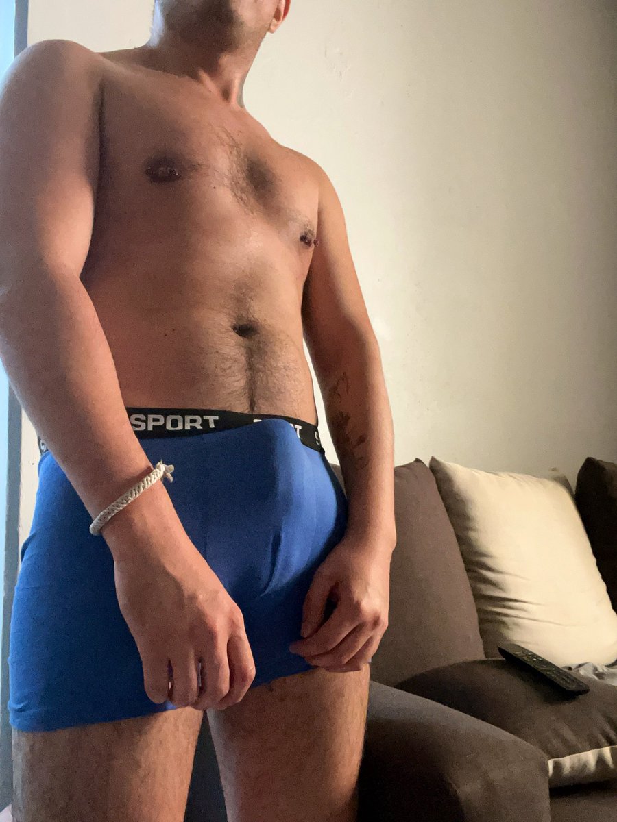Alangallo01's tweet photo. Quien pone la boca ?👄 

#vergapreñadora #cruisingbaños #cum #MACHOPREÑADOR #bear https://t.co/r3SP5AbSsS