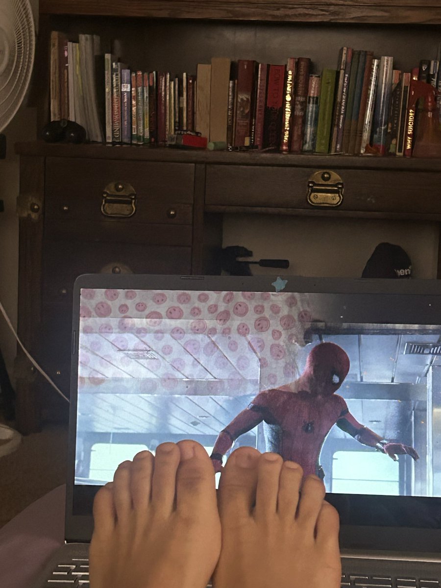 Nathal4k's tweet photo. Movie day https://t.co/FtodVmmCHC