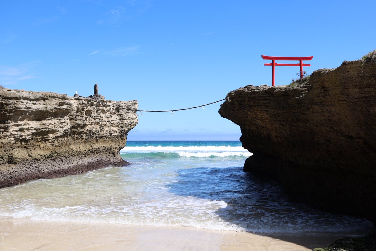 gateaux_yoru's tweet photo. ヨルシカ「都落ち」聖地巡礼に行って来ました⛩️
晴れました！海が綺麗で心地良かった…！ https://t.co/gtPs85w2KA