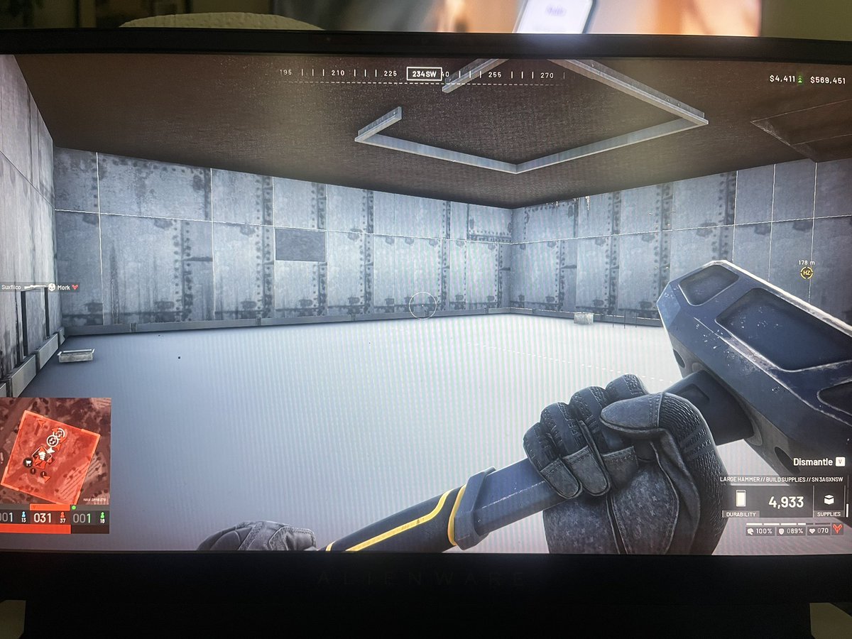 PrinzEugun's tweet photo. @Brammflakes @Brammflakes  was using an AA missle on the middle floor of the tower got off and got glitched into the tower https://t.co/KayvgCFXx0