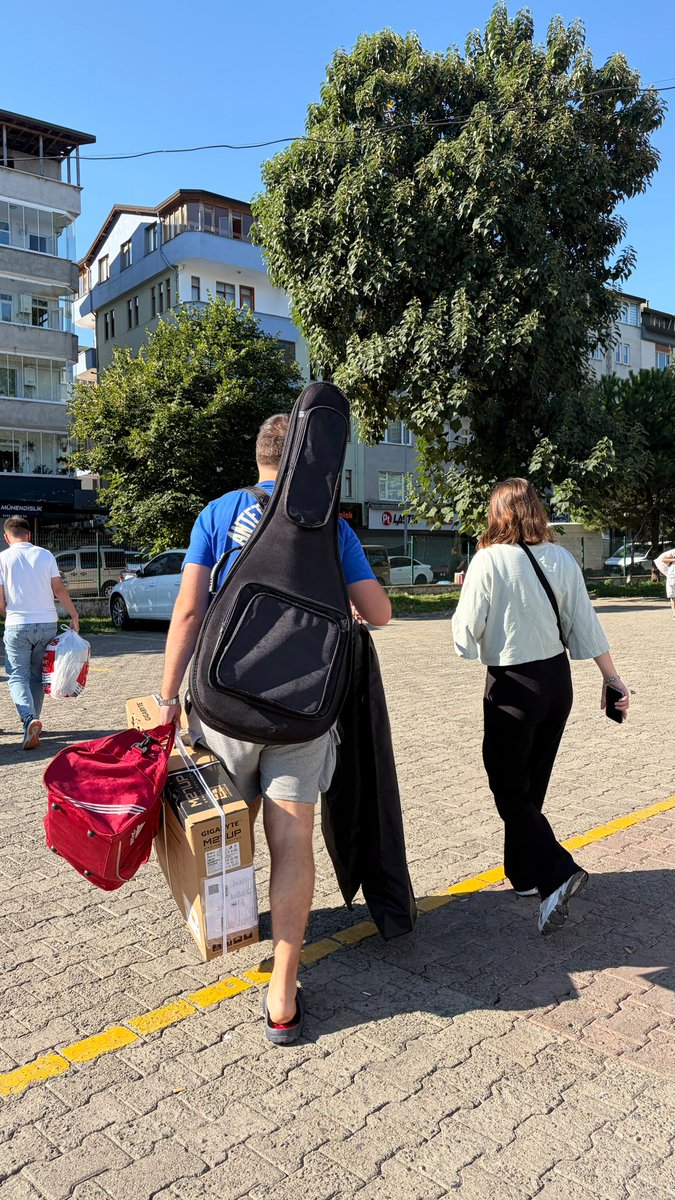 GSB_FatsaGM's tweet photo. 🎓 Üniversite öğrencilerimizi karşılamaya devam ediyoruz!

Fatsa’ya yeni gelen gençlerimizin ilçemize ve yurtlarına kolayca ulaşabilmeleri için Fatsa Kaymakamlığımız ve Fatsa Belediyemiz iş birliğiyle, Fatsa Gençlik Merkezi olarak Fatsa Otogarı’nda sizleri karşılıyoruz. https://t.co/wzJTjuZGjP