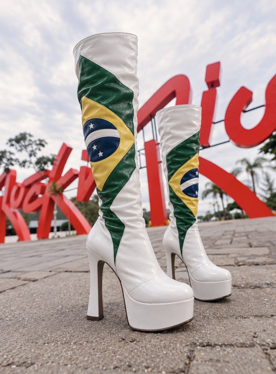 falajass's tweet photo. Identidade visual né, meus amores. 
Muito orgulho de você, minha loirinhaaaa! 

#JoelmaNoMultishow + CALYPSO NO RIR https://t.co/UT6cDrpDHA