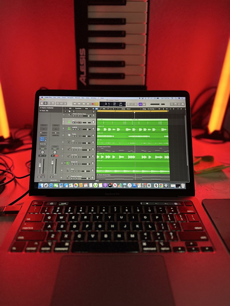 gilbertjoojo's tweet photo. New track loading 

Listen here : https://t.co/Xmr1rekr9g

#Accra #ghananews #beat #music https://t.co/AcFU4IHk8P