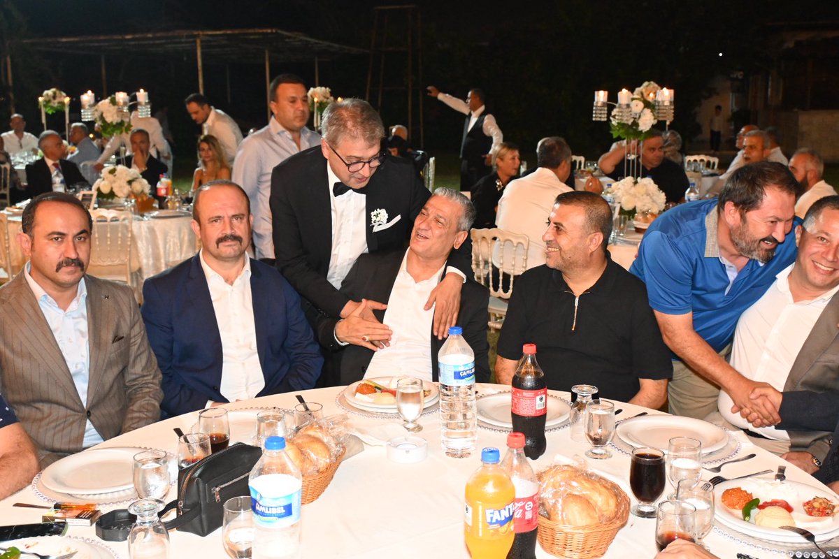 ibrahimgulMHP's tweet photo. Sinem ve Emre çiftinin mutlu günlerinde yanlarında olmaktan büyük onur duydum
Rabbim genç çiftimize ömür boyu sağlık, huzur, mutluluk ve bir ömür boyu sürecek güzel bir yuva nasip etsin. Sinem ve Emre’ye bir ömür boyu mutluluklar diliyor, Kınal ve Özkan ailelerini tebrik ediyorum https://t.co/ukOaJjZPca