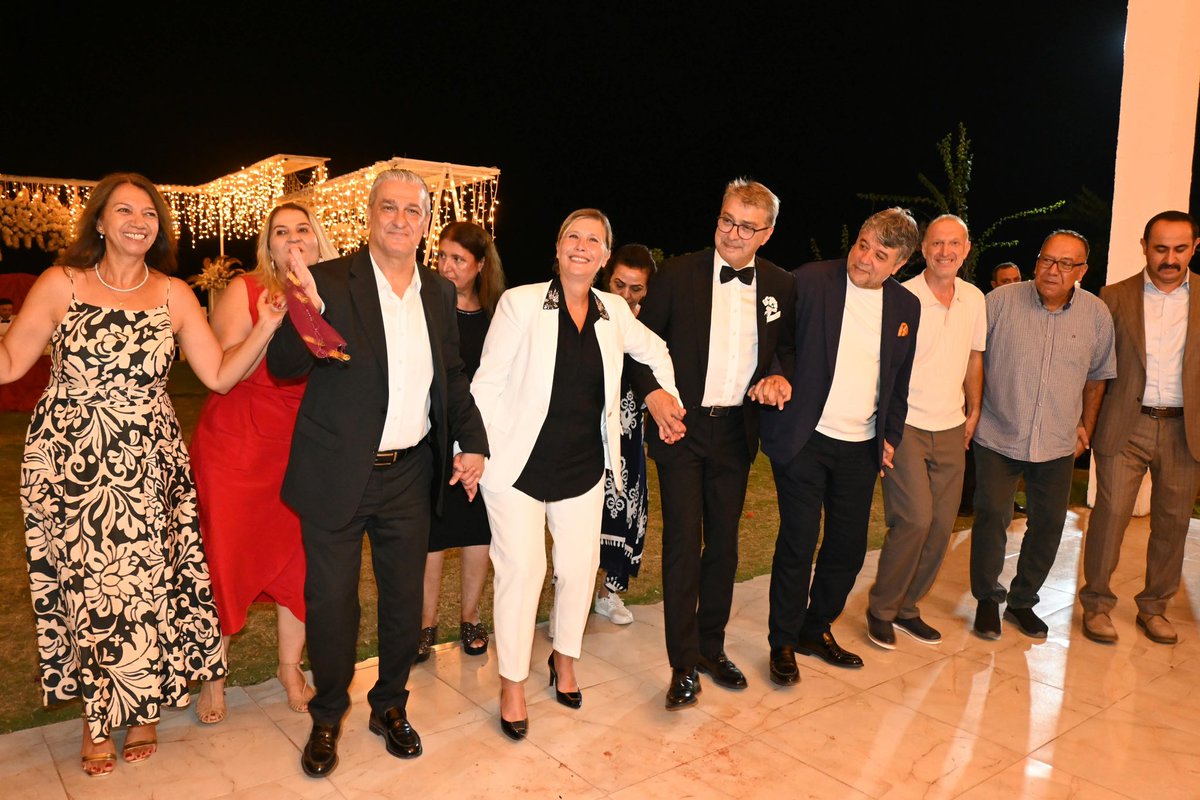 ibrahimgulMHP's tweet photo. Sinem ve Emre çiftinin mutlu günlerinde yanlarında olmaktan büyük onur duydum
Rabbim genç çiftimize ömür boyu sağlık, huzur, mutluluk ve bir ömür boyu sürecek güzel bir yuva nasip etsin. Sinem ve Emre’ye bir ömür boyu mutluluklar diliyor, Kınal ve Özkan ailelerini tebrik ediyorum https://t.co/ukOaJjZPca