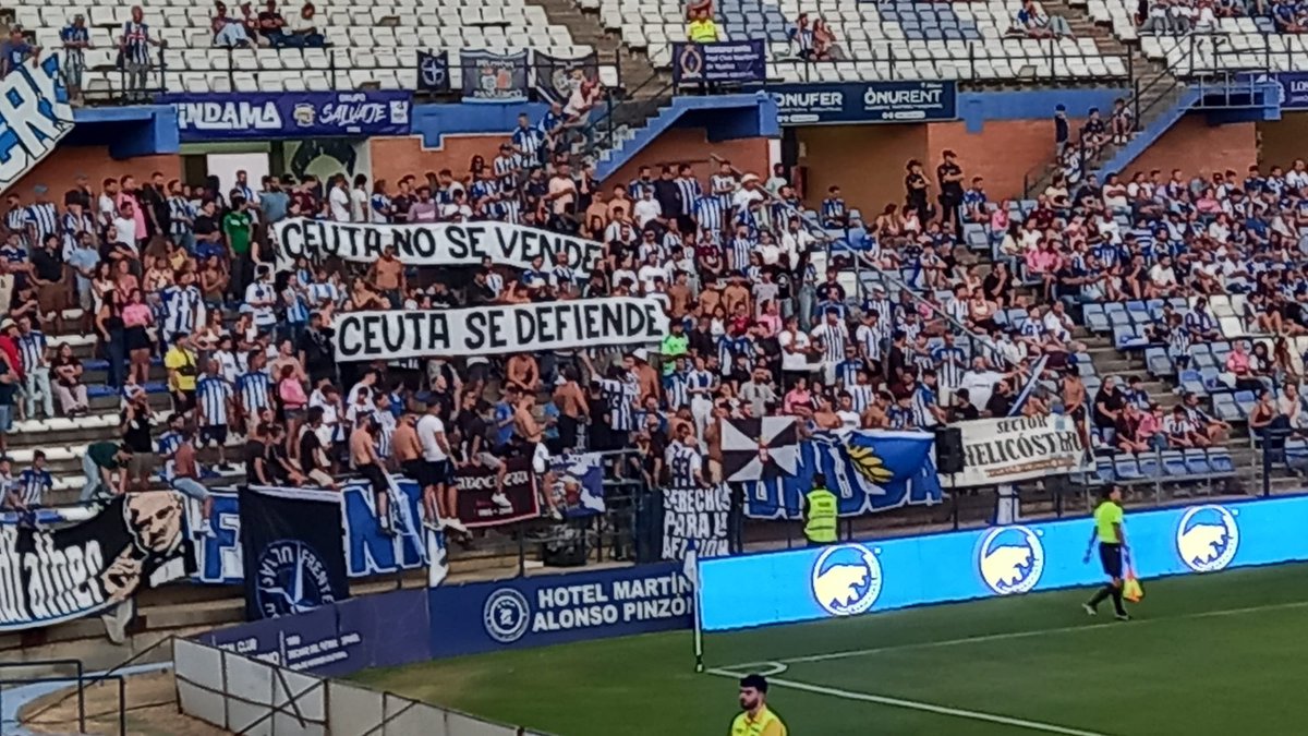 sucrochetina's tweet photo. El Recre con Ceuta
#Gracias @FrenteOnuba83 @recreoficial https://t.co/gvZCdtfVhs