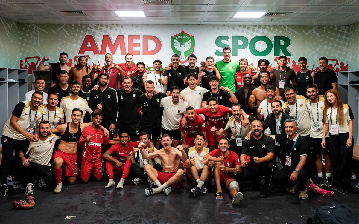 aligunes2163's tweet photo. Bizim çocuklarin keyfi yerinde
#Amedpor https://t.co/dgUEXqaJag