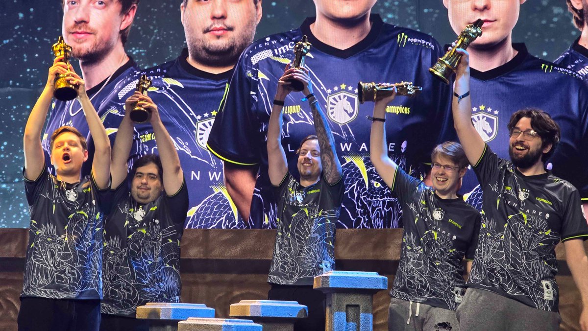 LiquidGuild's tweet photo. MDI BLIZZCON 2026 CHAMPIONS!!! ⚔️

@AshineWoW
@Xesevi
@Boomiexd
@Wolfdisco_
@YipzLD https://t.co/qav487zsWo