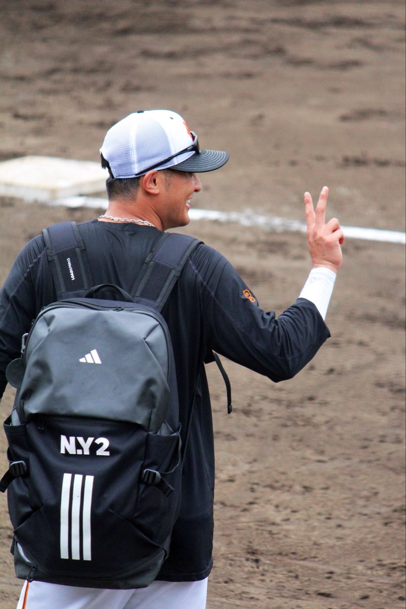 shizux22's tweet photo. 2026.09.13 vsハヤテベンチャーズ静岡
室内練習に戻る時ずっとなにかアピールしてた尚輝さん✌🏻⭐️
 #吉川尚輝  #giants  #巨人 https://t.co/08dspXH1vl