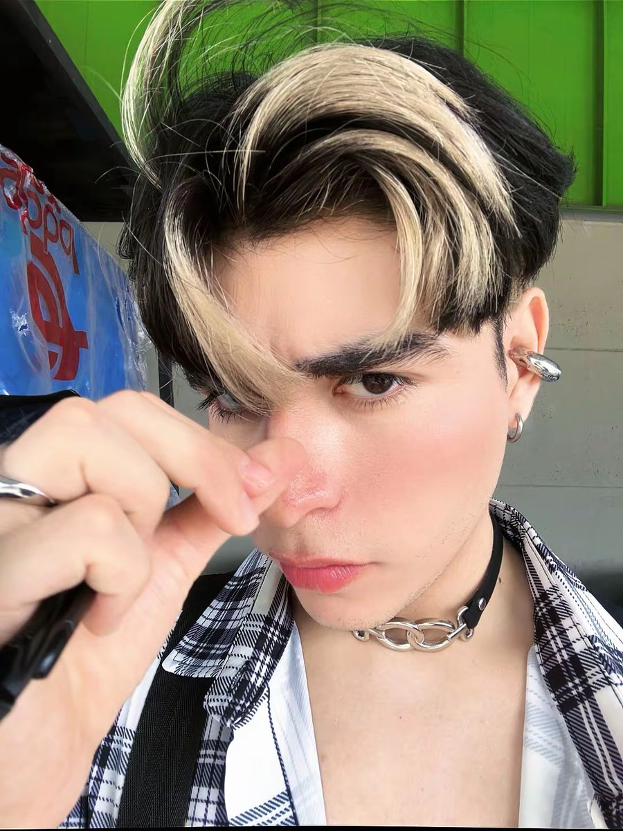 childstar_ry's tweet photo. La carita////El culito https://t.co/QlNLgN6IUI