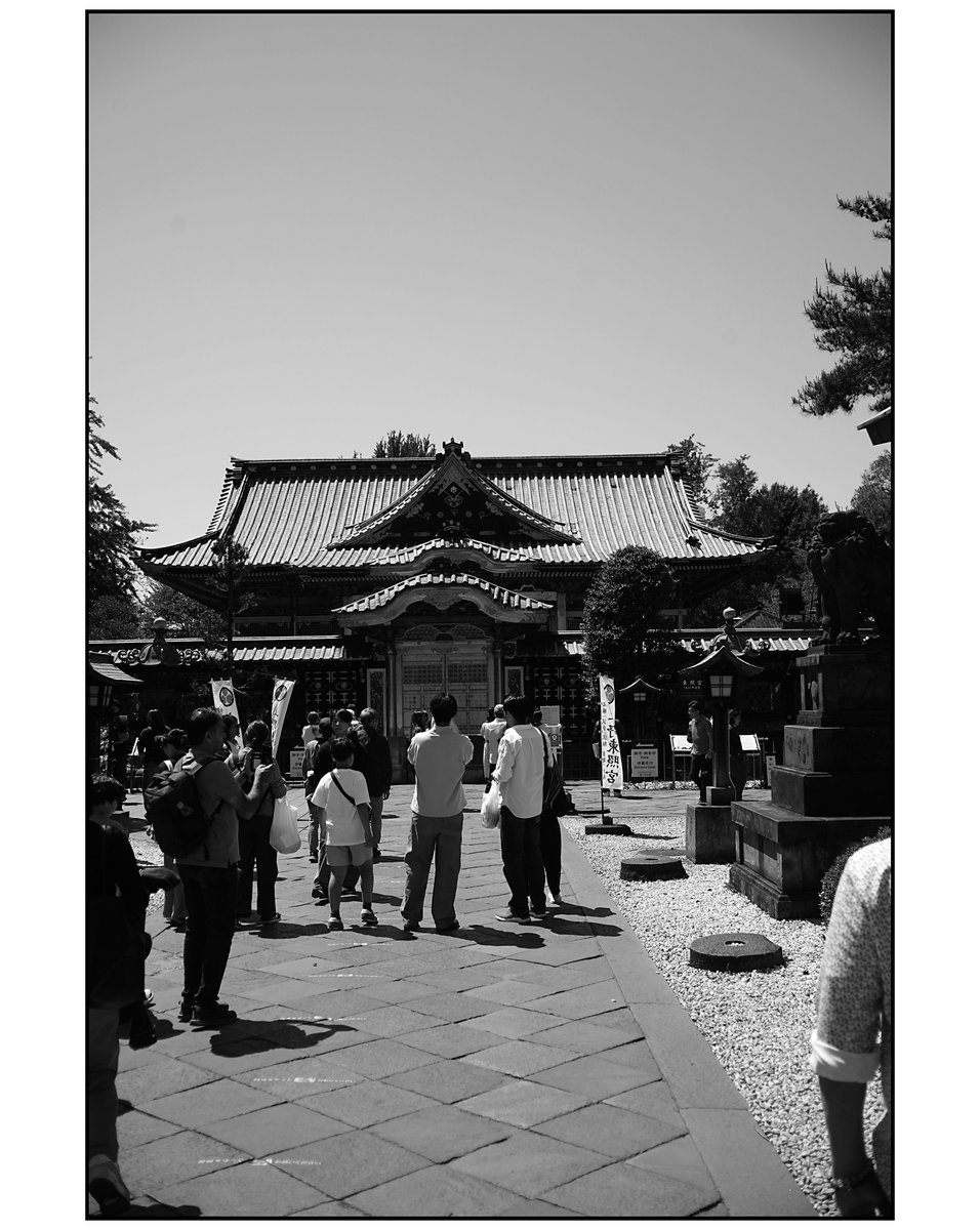 paco_mjp's tweet photo. 2026/05/05 湯島-上野広小路-上野
sony a7c canon serenar 28mm f3.5
#streetsnap #roadside #blackandwhitephotography
#上野 #ueno #上野東照宮 #sony #sonyalpha #canon #serenar #street #streetphotography #road #roadsidephotography #monochrome #blackandwhite #bnw #bnwphotography https://t.co/JztzLyxbWh