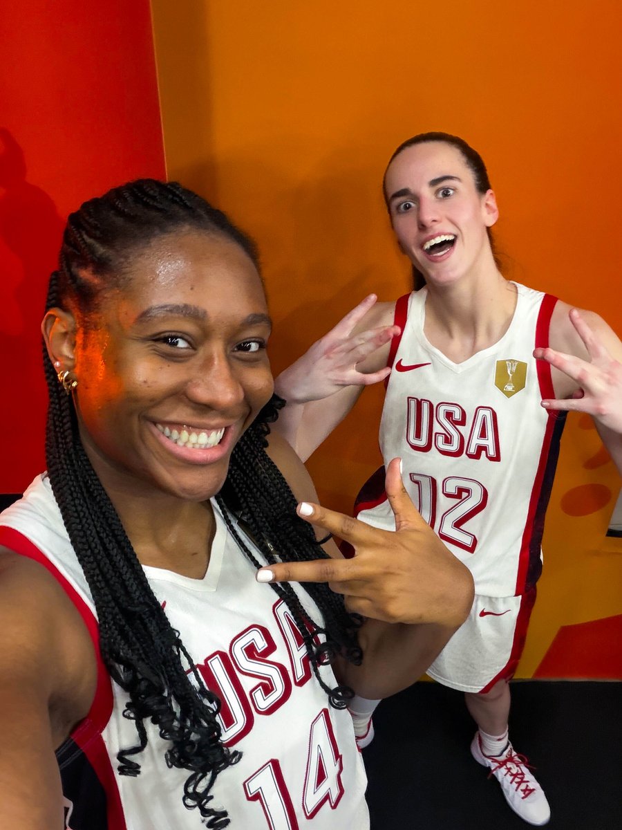 IndianaFever's tweet photo. ABC² gold medal selfie 🥹❤️‍🔥 https://t.co/Hql0uUjVVf