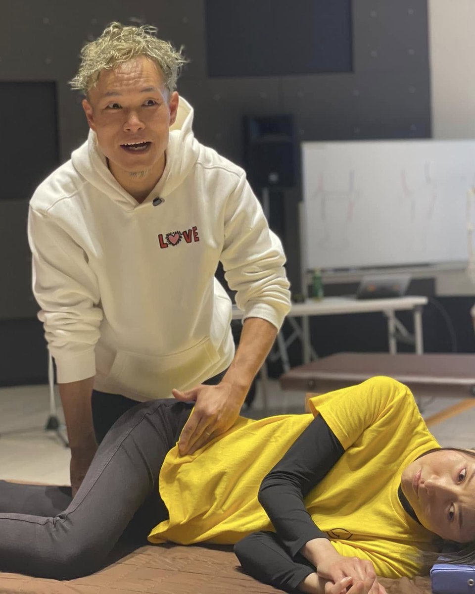 Japaralia's tweet photo. １万5,000人以上の臨床実績と解剖学に基づく独自の「Shoji式姿勢矯正」を確立し、YouTubeチャンネル登録者数21万人を超えるしょうじさんこと杉森匠司さんがシドニーで開講する「Shoji式セラピスト養成コース in Australia」受講生を募集中！（※記事全文はこちら！→ https://t.co/WXNAYxmqzH） https://t.co/NtKF8PAYF7