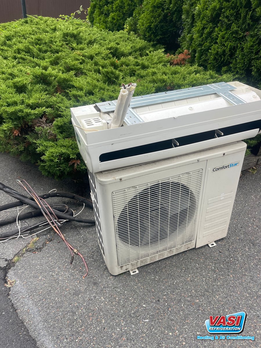 VasiHVAC's tweet photo. It’s never too early to plan for next summer. ❄️

Fall is a smart time to replace an older ductless system and enjoy better comfort and efficiency next season.

📞 (781) 526-1637
🌐 https://t.co/TQw94Y0dAz
#VasiRefrigeration #DuctlessAC #MiniSplit https://t.co/9gQSzFlf9F