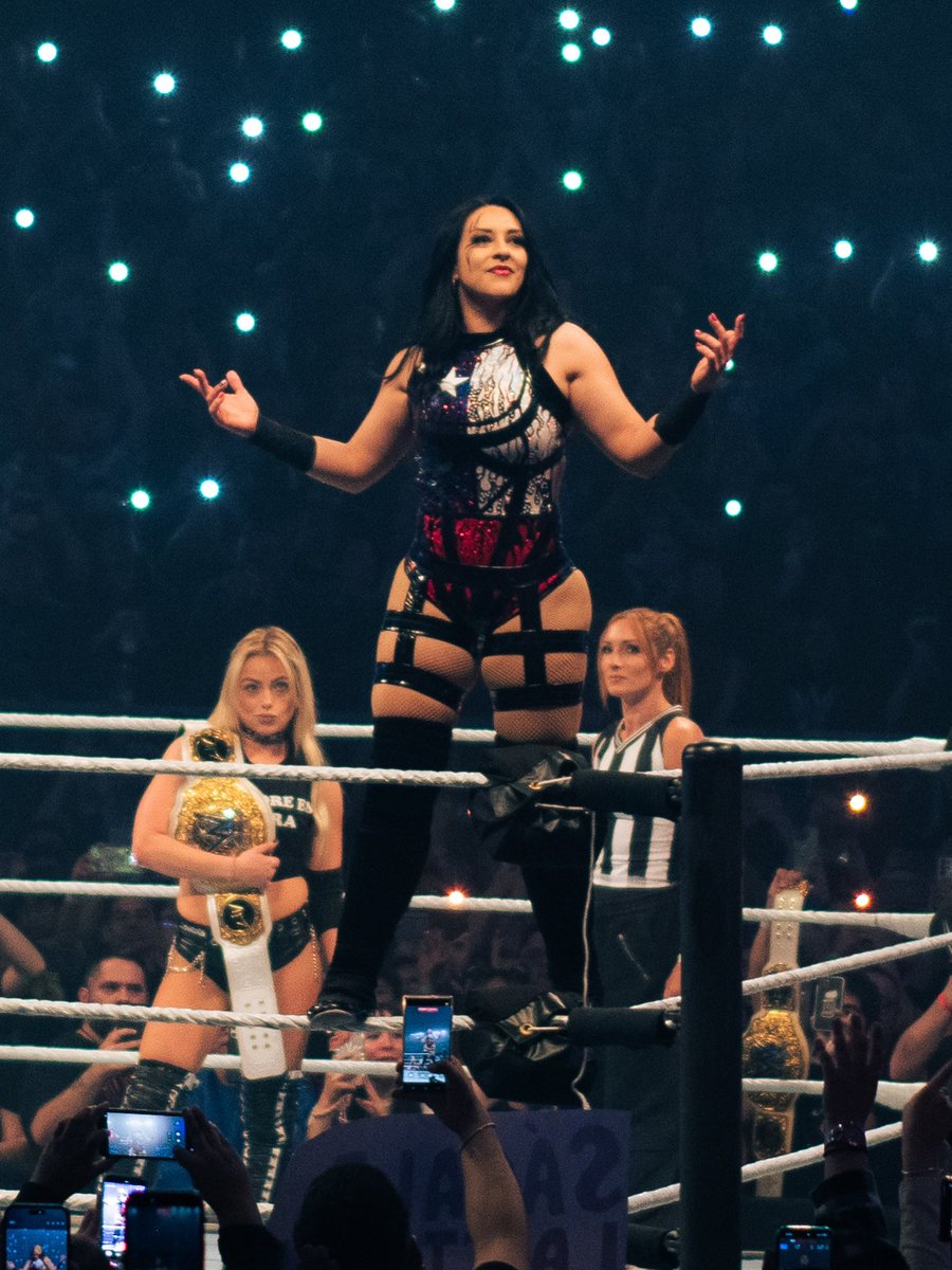 dominikstendies's tweet photo. the way liv and becky are admiring stephanie knowing she’s about to make history in her home country 🥹

📸: geraliagar https://t.co/Jo5qs1GxKj