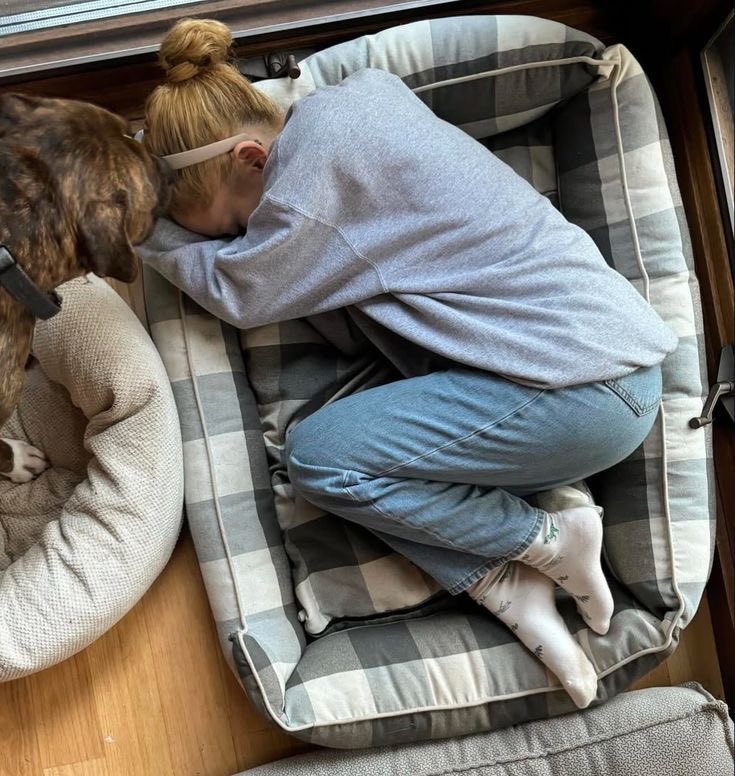 rottingfawn's tweet photo. goodnight angels, only managed to do 6k steps today but it’s alright! i’m feeling quite sick (i think i have a cold) so i’m going to try and get lots of rest! hope you had a great day ♡💌 https://t.co/C0OEsi3piY