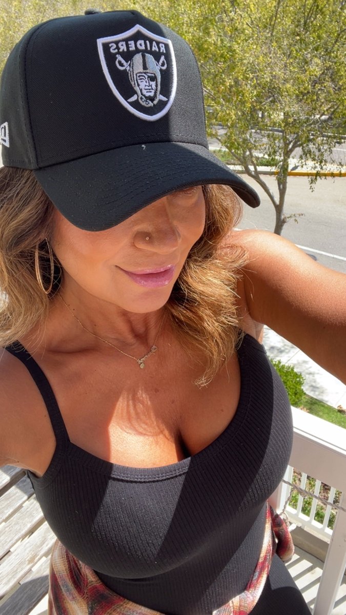 ms_marenas's tweet photo. Game Day Ready! 
🗣️RAIDERS ☠️🖤
Win . Lose . Tie
 RN4L BABY https://t.co/YoAb37MUgD