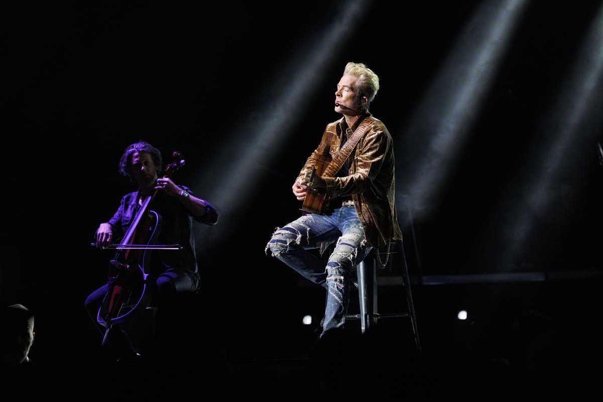 rascalflatts's tweet photo. Happy birthday to our brother who keeps us rockin', @JoeDonRooney 🤘🏼

📸 Evan DeStefano https://t.co/wV5RJxmrQQ