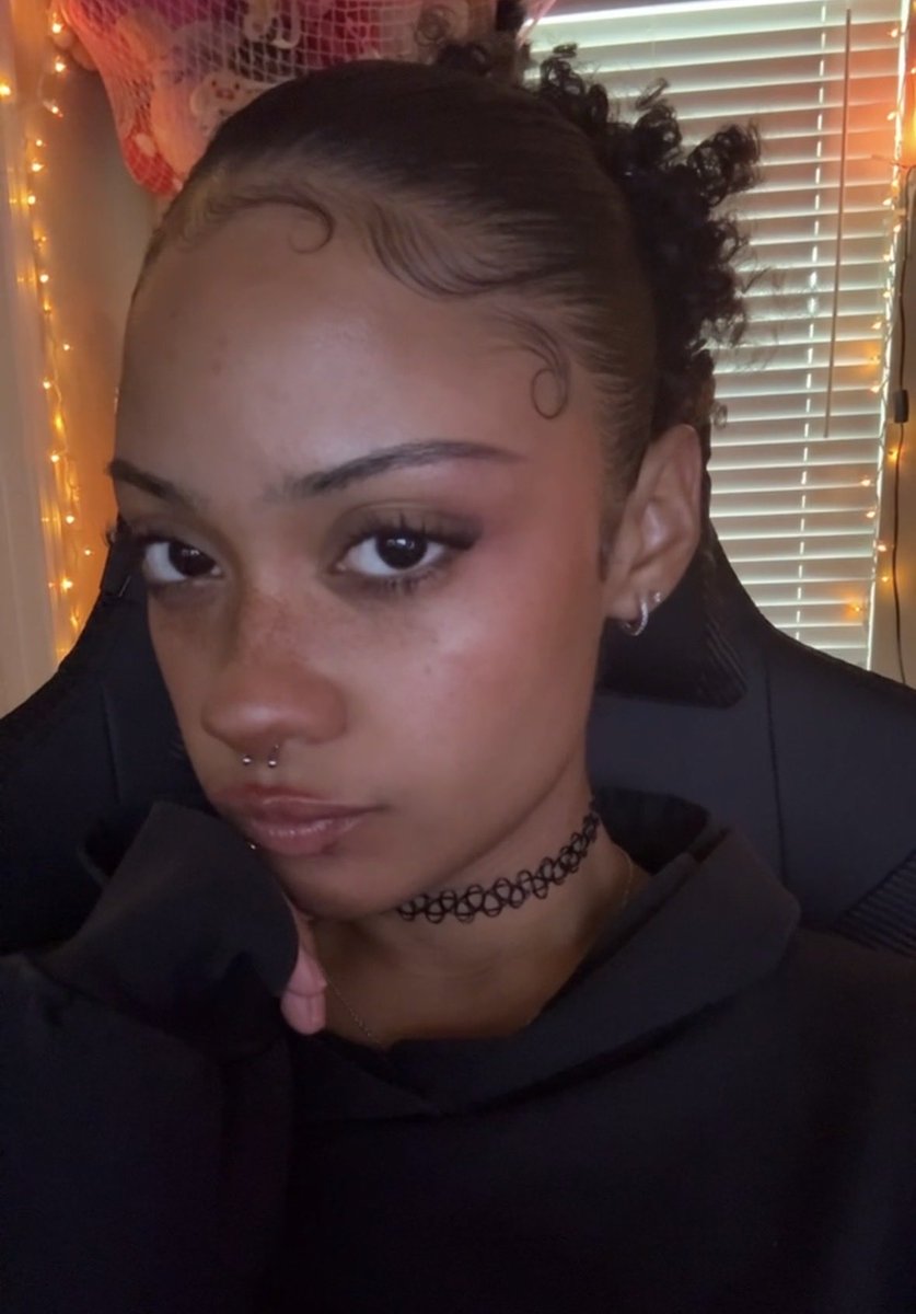 lexiepufff's tweet photo. anyways follow my tiktok: lexiepufff <333 https://t.co/WPWPjI2yuE