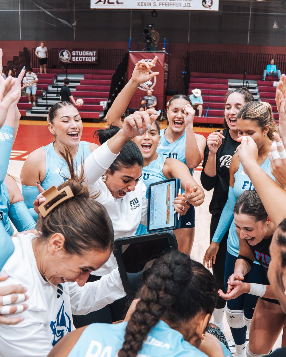 FIUAthletics's tweet photo. What a way to cap off a 4-0 weekend 🔥 @FIUVolleyball https://t.co/ZUOolmdx4C