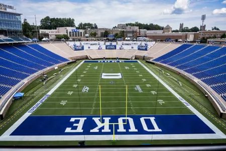 FCRecruits's tweet photo. LETS DISCUSS RECRUITING 

C/o 27, 28, 29 &amp; 30! If You Are Interested In Being Recruited By Duke University ( @DukeFOOTBALL ) COMMENT film, RETWEET &amp; DM us. We Are Sending Over Playmakers For Evaluation.

Coaches &amp; Parents Reach Out!

( 3.2+ GPA )

#TheHomeOfRecruiting🏭 https://t.co/yBt1SvqYd0