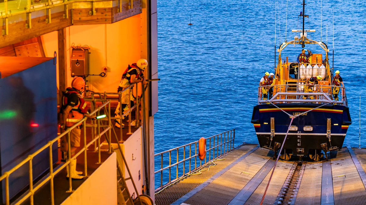 LizardRNLI's tweet photo. The lifeboat, RNLB Mollie Hunt is due to launch at 10am on Tues 15th Sept. This earlier launch time is for our crew to bring RNLB Rose back to The Lizard following her recent time away for maintenance in Falmouth.
*** There will NO evening exercise on Tues 15th Sept*** https://t.co/SxaFJrmyPS