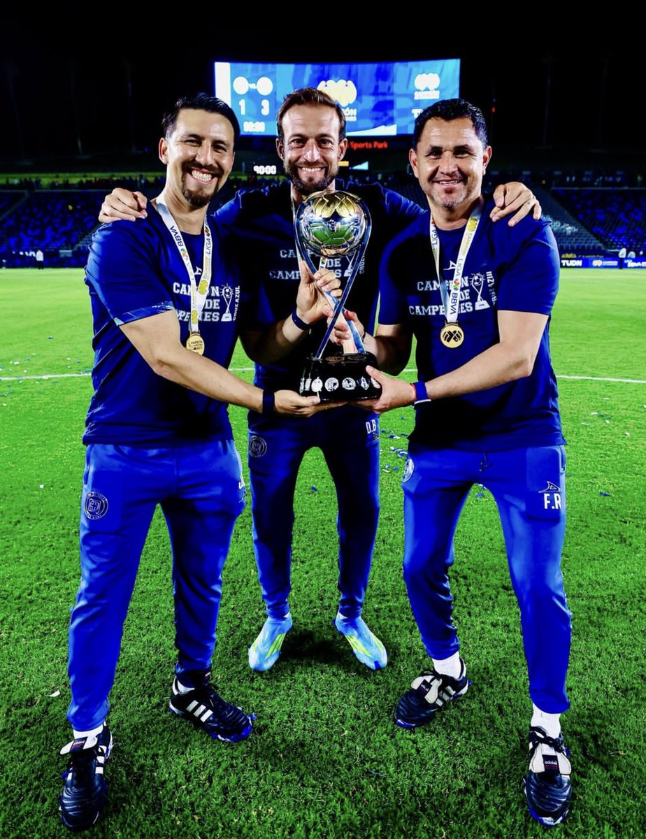 A_EsparzaOteo's tweet photo. CRUZ AZUL VOLÓ FÍSICAMENTE EN EL CLÁSICO 

Ayer arrojaron los niveles más altos del semestre en muchos rubros. 

Soportaron los 90 minutos a máxima intensidad. 

Gran trabajo de Diego Bottaioli, Fernando Ramos, Jorge Martinez y todo su equipo. 

Les dejo más datos: https://t.co/Tvc240Ii59