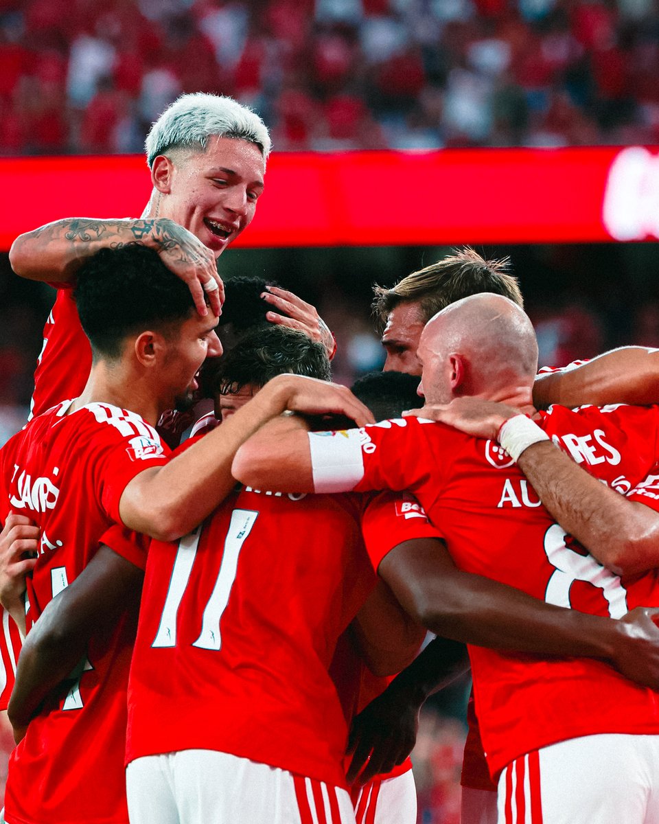SLBenfica's tweet photo. JUNTOS! 🫂 https://t.co/Y16BwKCxfq
