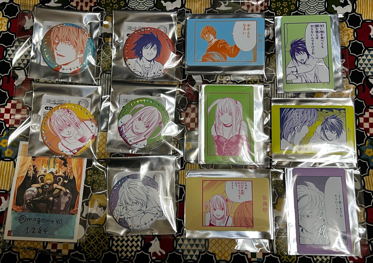 magamevo1284's tweet photo. 【交換】DEATH NOTE アニメイトフェア in 2026 ジュエリー缶バッジ マグネット 特典 ポストカード デスノート

譲）画像の
夜神月、L、弥海砂、ニア
求）
各同種メロ

ポストカード原作柄はミニキャラ（指人形ver.）との交換❌

基本郵送。
予定が合えば都内手渡し。 https://t.co/BSFjo8ZdCn