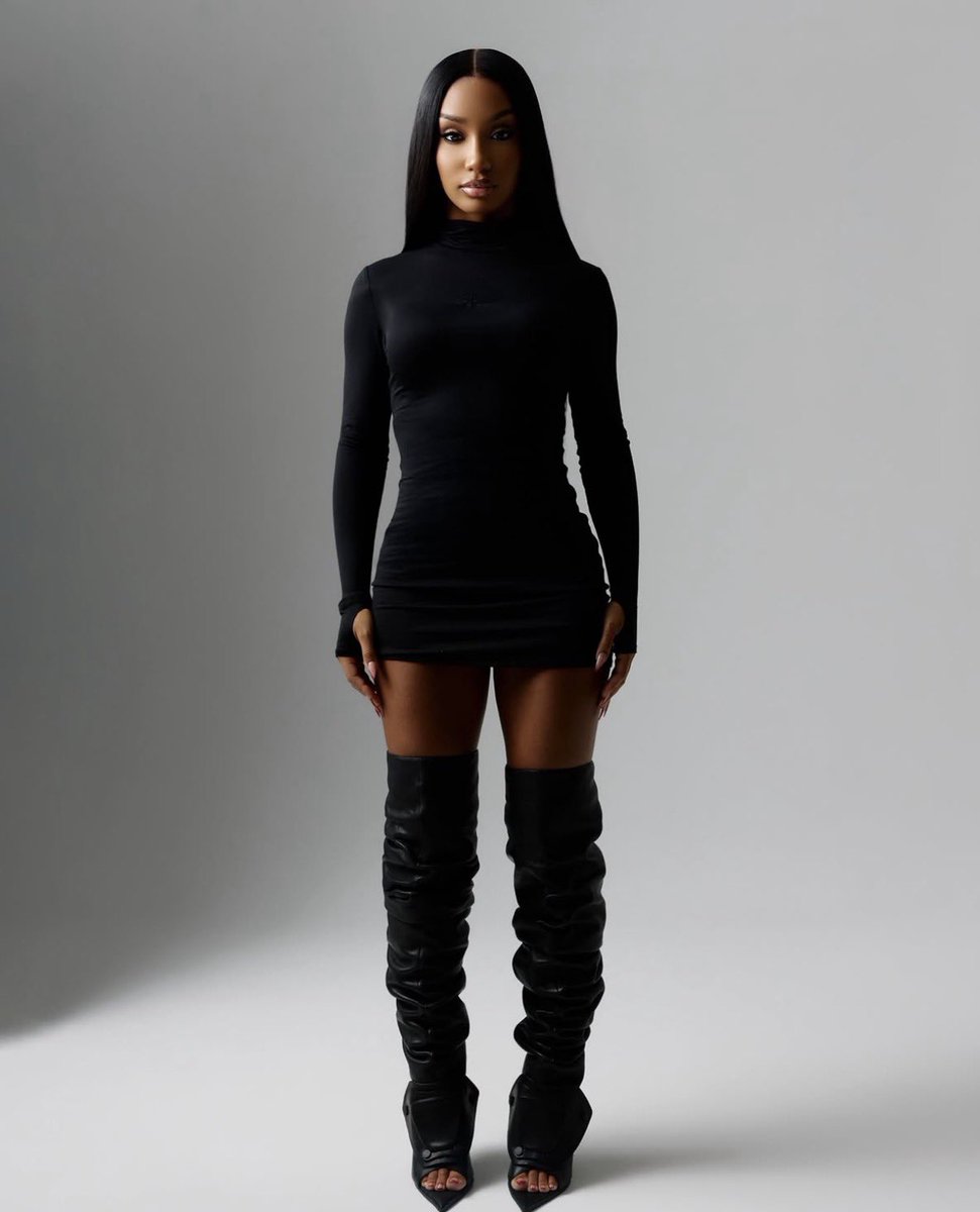 SlatDontMiss's tweet photo. GiGi shares photos of her wearing Kai Cenat’s “VIVET” clothing pieces  👀 https://t.co/oRI452iiWh
