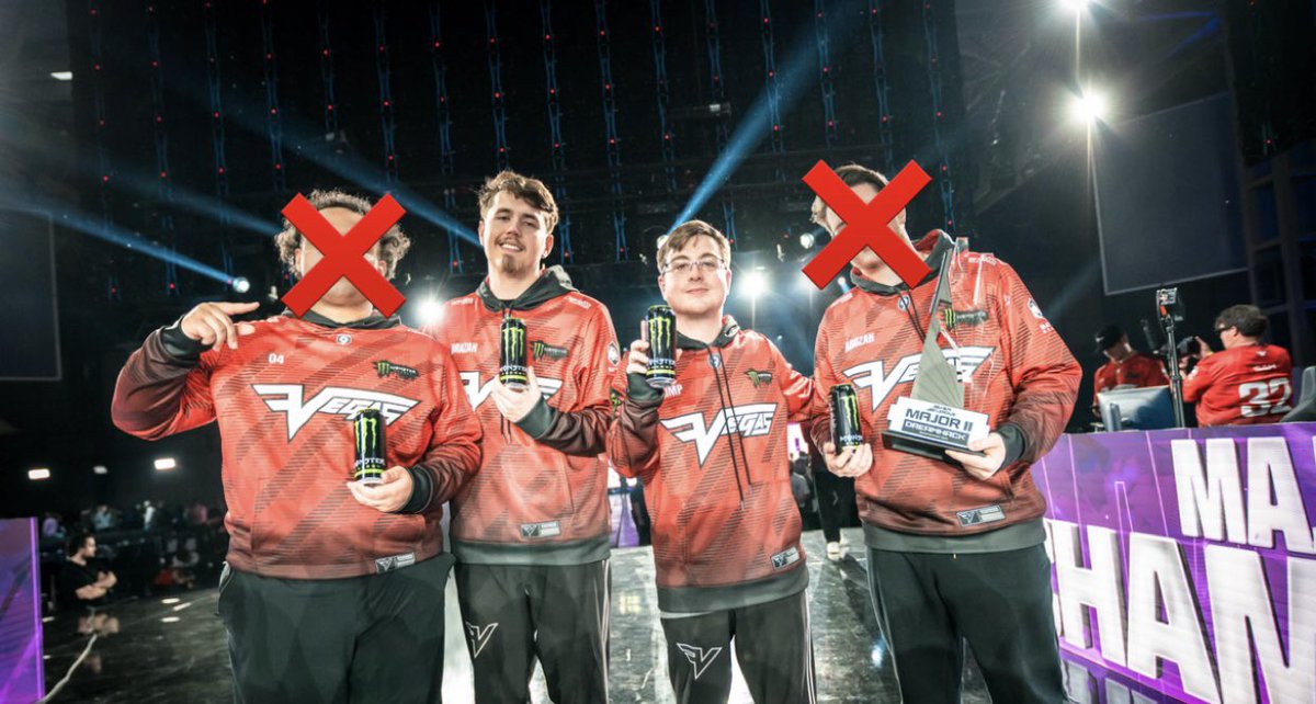 CDLHater's tweet photo. BREAKING : FaZe Vegas have made NEW offers to Scrap &amp; HyDra with larger salaries.

FaZe Vegas MW4 :

- Simp
- Drazah
- HyDra
- Scrap

(Via @TheGhostOfHope) https://t.co/F8Vtoo6rDh