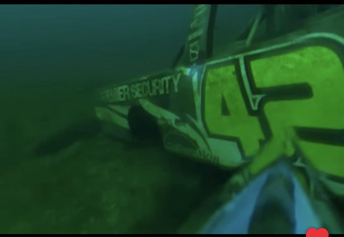 LostSchemes's tweet photo. Today i learned the Hocevar 2022 Gateway leg amputation truck is swimming with the fishes in a quarry used for scuba training 🤿 https://t.co/GEuGSh7y3R