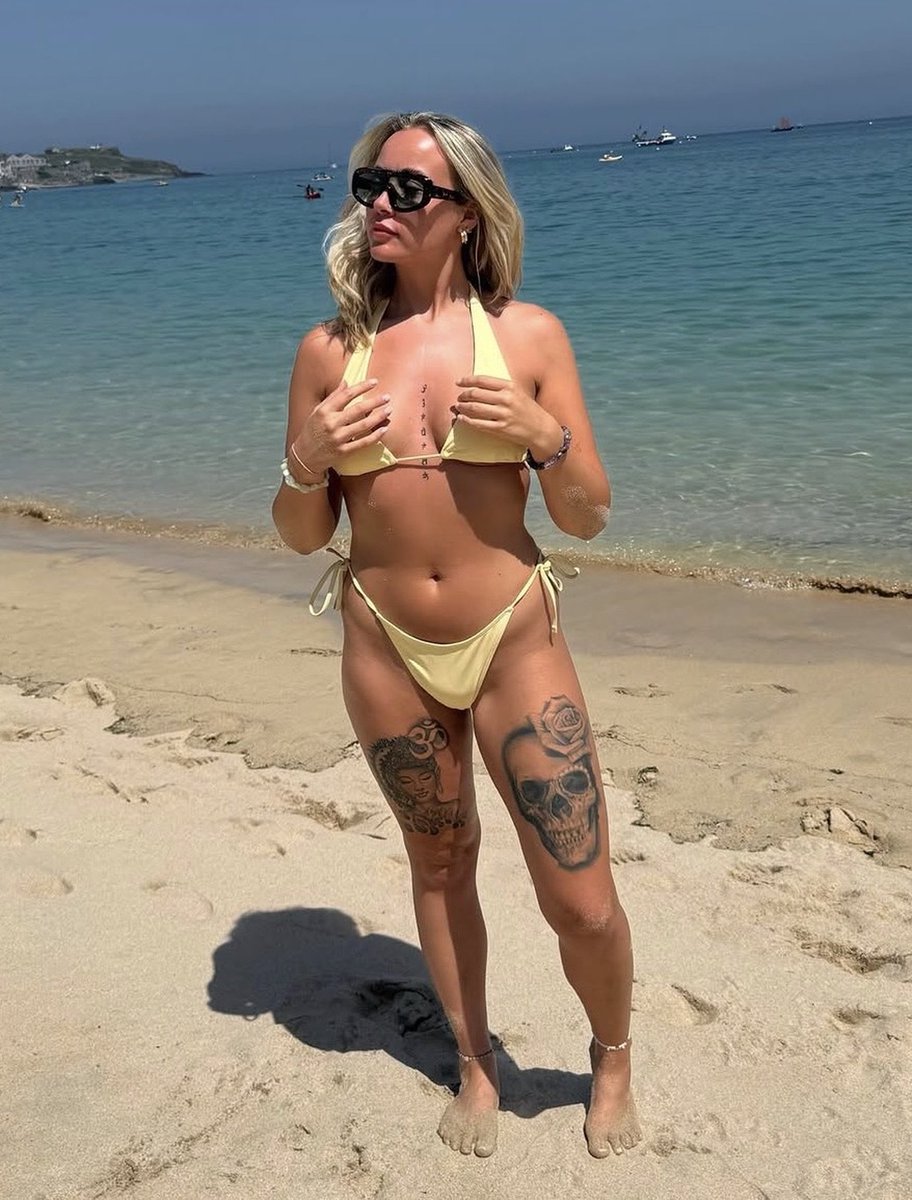 mysisterissexy's tweet photo. A followers brothers girlfriend, how much are you going to ruin her? Rate out of 10

 I'd love to see her spread like a pretzel. Gotta love a bitch with tattoos

#wankchat #goon #goonfuel #slut #sexy #UkChav #chav #gooner #gooning #rateher #goontoher #rating #outof10 https://t.co/Yy922wWbUd