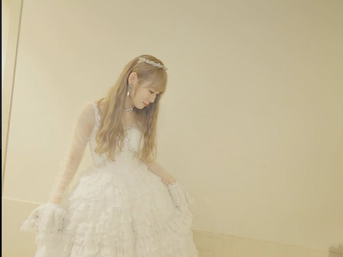 L7_lstx's tweet photo. アイドルの卒業って好きじゃないけど
アイドルの卒業する時が1番綺麗 https://t.co/Ckm5R4yiOQ