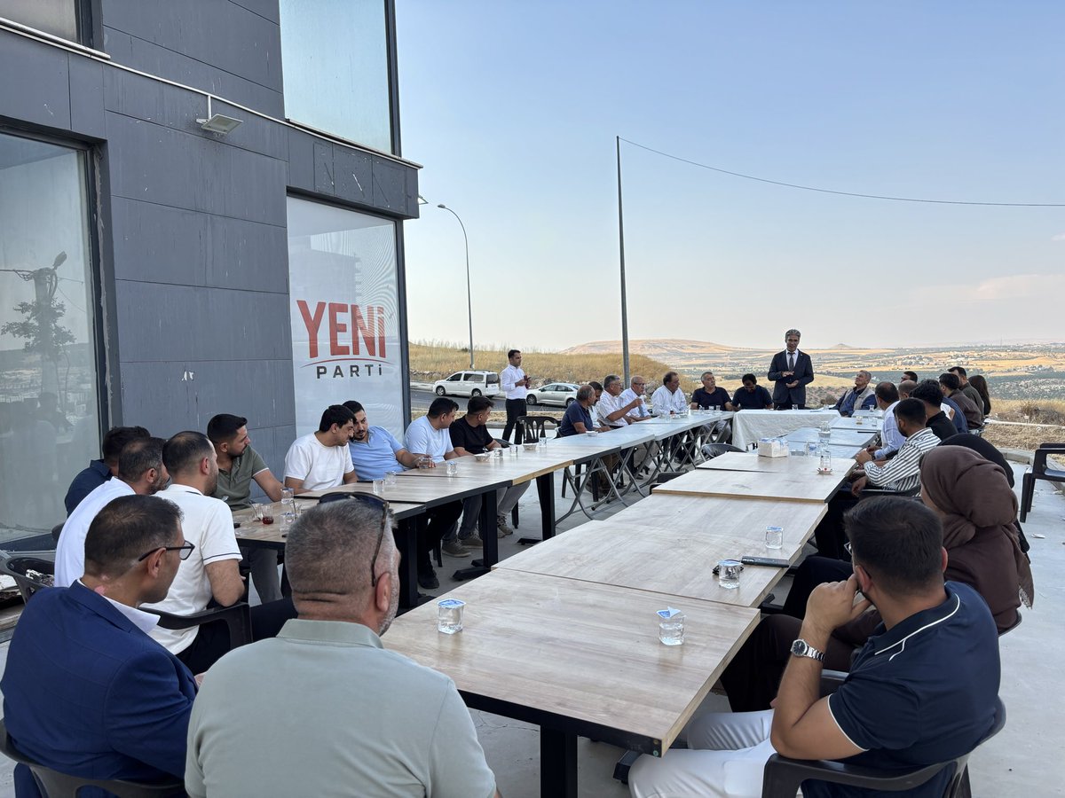 BozansurucuYeni's tweet photo. Kısaslı gençlerimizden YENİ Parti’mize yoğun ilgi! 🇹🇷
Gençlerimizin heyecanı, enerjisi ve değişim iradesiyle Şanlıurfa’da büyümeye devam ediyoruz @yenipartiyiz @eczozgurozel @EnsarAytekin10 @MTanal https://t.co/6noxK32hTs