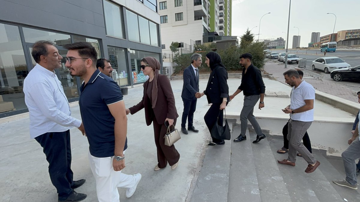 BozansurucuYeni's tweet photo. Kısaslı gençlerimizden YENİ Parti’mize yoğun ilgi! 🇹🇷
Gençlerimizin heyecanı, enerjisi ve değişim iradesiyle Şanlıurfa’da büyümeye devam ediyoruz @yenipartiyiz @eczozgurozel @EnsarAytekin10 @MTanal https://t.co/6noxK32hTs
