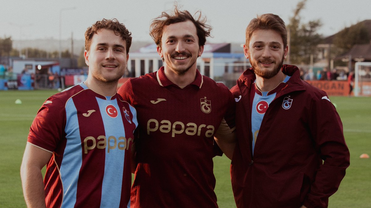 DroghedaUnited's tweet photo. 🤝 Great to have a group of Trabzonspor fans, all living in Ireland, enjoying our win against Sligo Rovers on Friday 👋

👉 https://t.co/NJx75Rvwwi 🟣🔵 https://t.co/UYBRwCnyvU