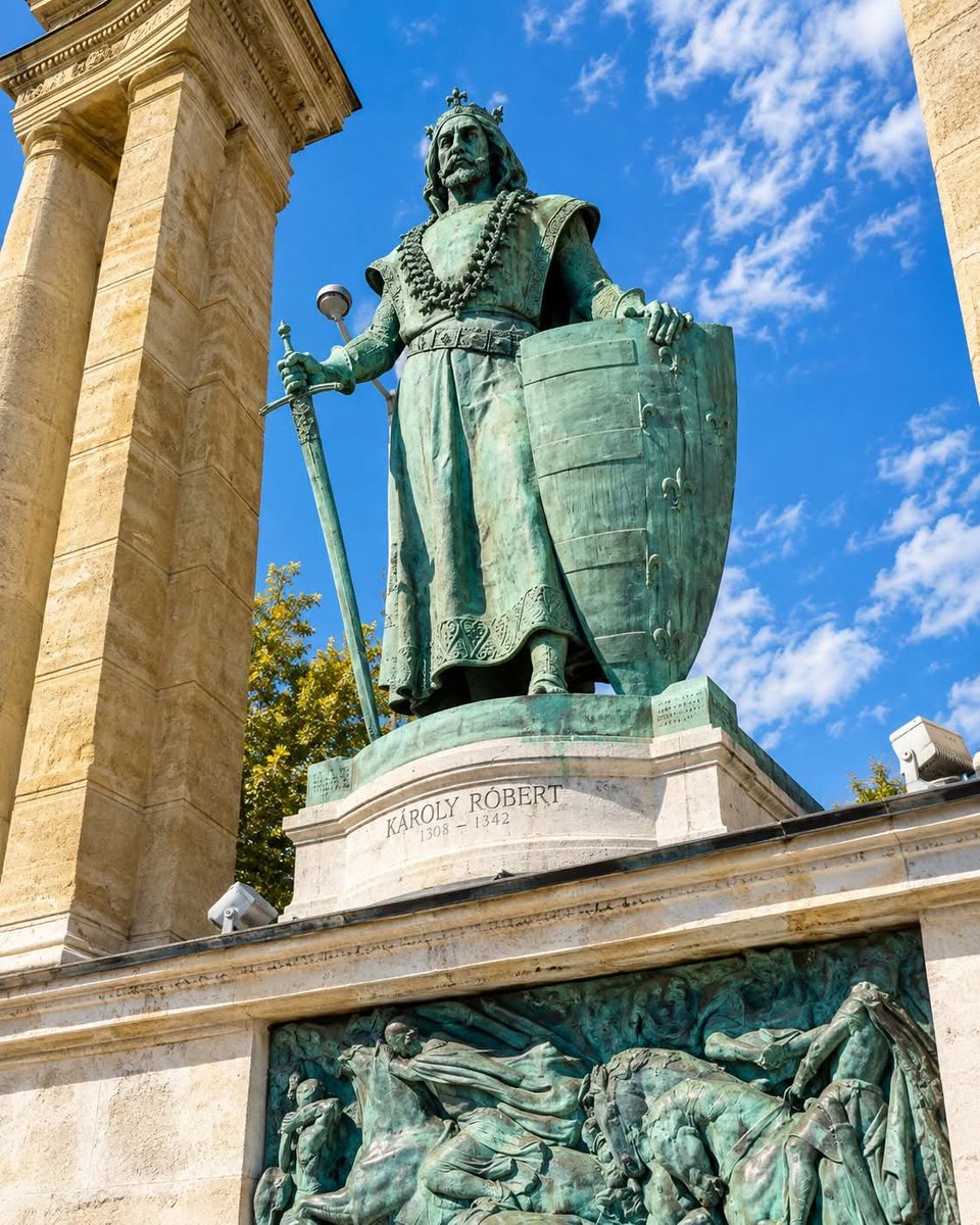 BeataBihar16267's tweet photo. The bronze statue of King Charles I of Hungary (Károly Róbert) located on the Millennium Monument in Heroes' Square, Budapest, Hungary.King Charles I of Hungary (Károly Róbert, reigned 1308–1342) https://t.co/Tc40XO5Boi
