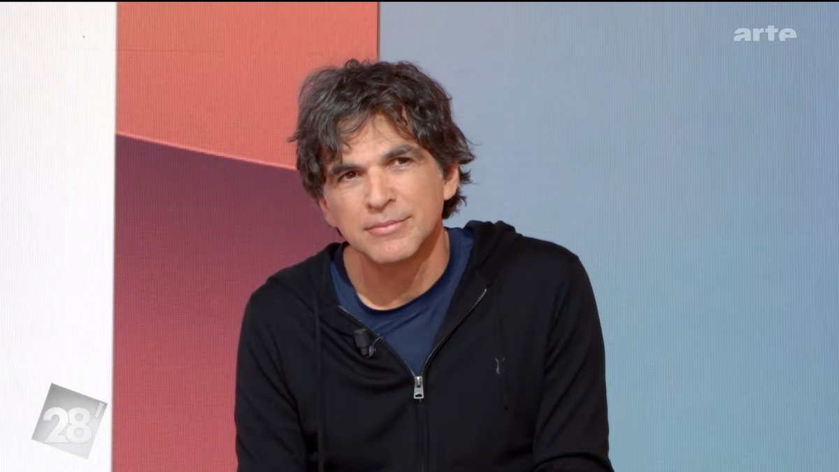 chappatte's tweet photo. Les Français nuls en maths, Mladić en enfer, l’IA va-t-elle nous anéantir? : Revoir les dessins de l’émission @28minutes sur @ARTEfr TV samedi soir 👉 https://t.co/6YRYAfphE7 https://t.co/cWYw3qLkjT