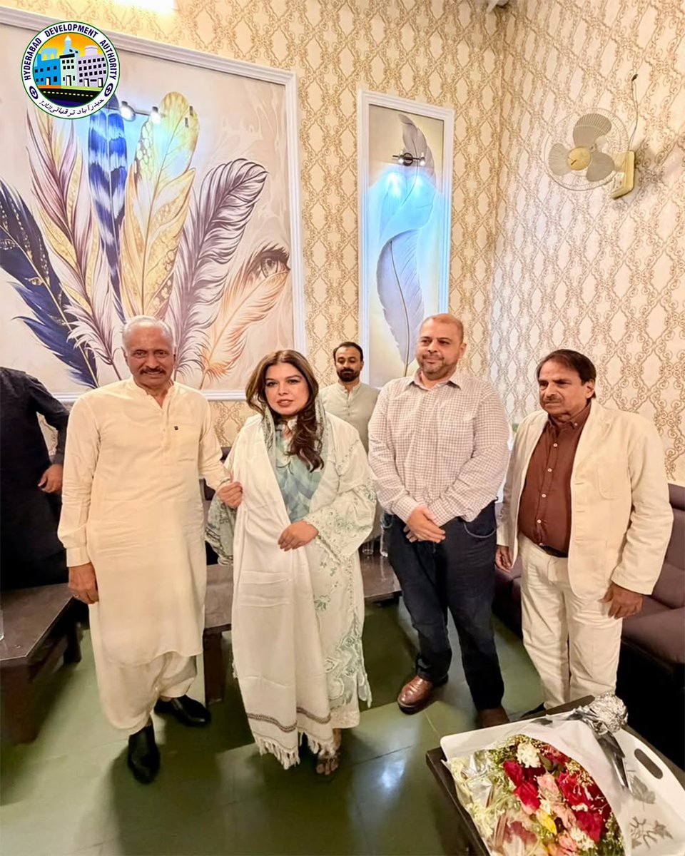 hda841's tweet photo. ڈائریکٹر جنرل حیدرآباد ڈویلپمنٹ اتھارٹی کے اعزاز میں صنعتکاروں کا خصوصی عشائیہ!
حیدرآباد کے صنعتکاروں کی جانب سے ڈائریکٹر جنرل حیدرآباد ڈویلپمنٹ اتھارٹی (HDA) ڈاکٹر افشاں رباب سید کے اعزاز میں ایک خصوصی عشائیے کا اہتمام کیا گیا. https://t.co/wR5plxvJPK