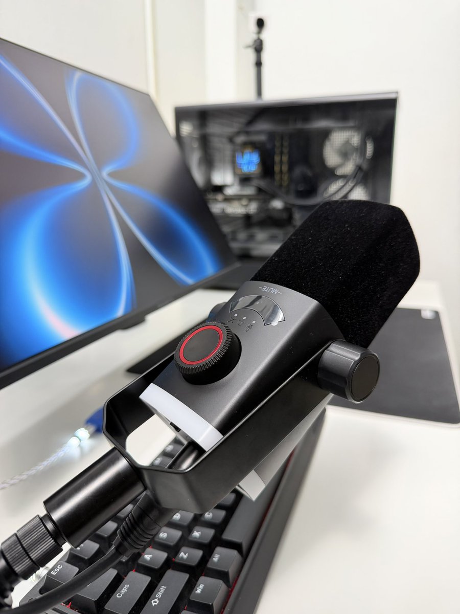 intdire's tweet photo. Microphone - Fifine AM8 PROT
#desksetup https://t.co/phYLVpT79Z