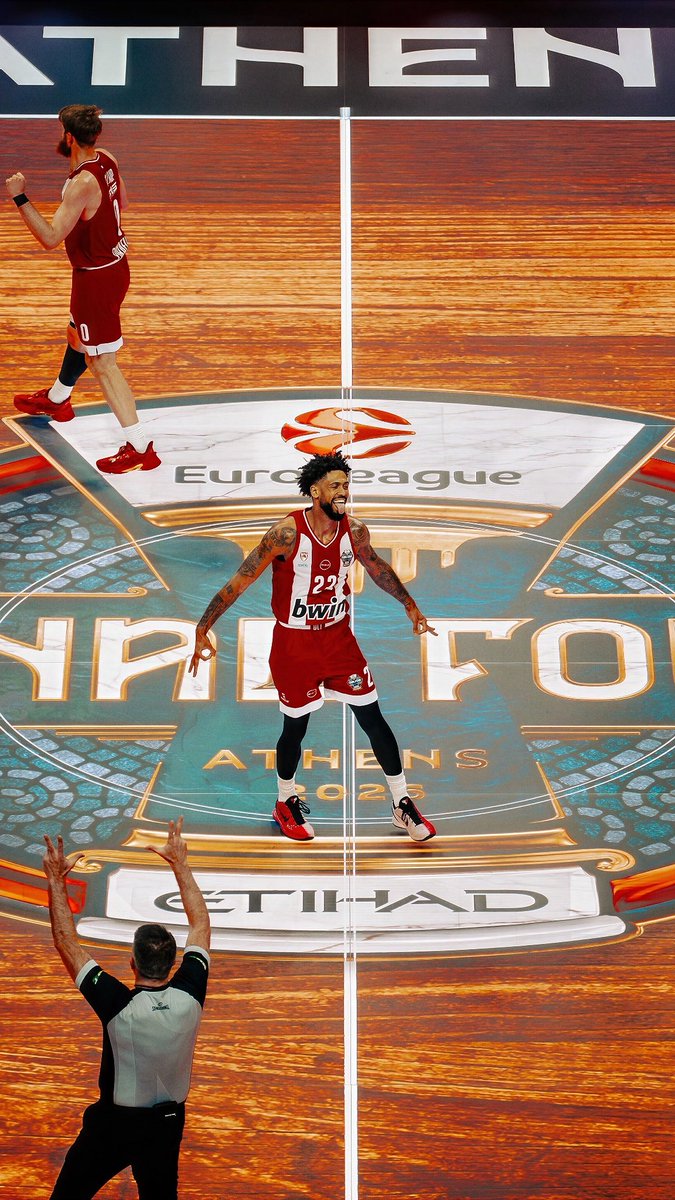 thanos7_basket's tweet photo. Γη και ύδωρ!!
Οτι ζητήσει!!!
#olympiacosbc https://t.co/A22zV3vDaP