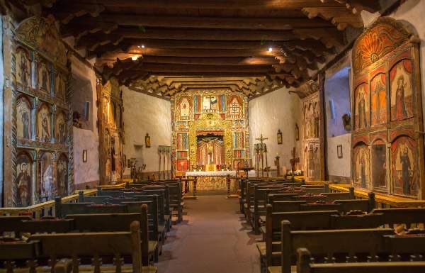 michaeljknowles's tweet photo. And yet the oldest church in America actually looks like this: https://t.co/4EtSeNJGFj