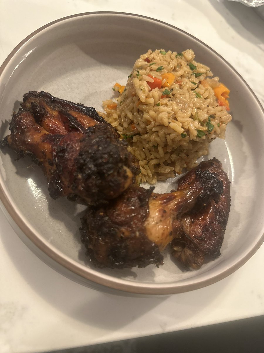 MissShaReCee2U's tweet photo. Orange Chicken over soy garlic noodles 

Honey Jerk wings w/ rice 

#SheCooked🍽️ https://t.co/ZpRbN3Sg4M