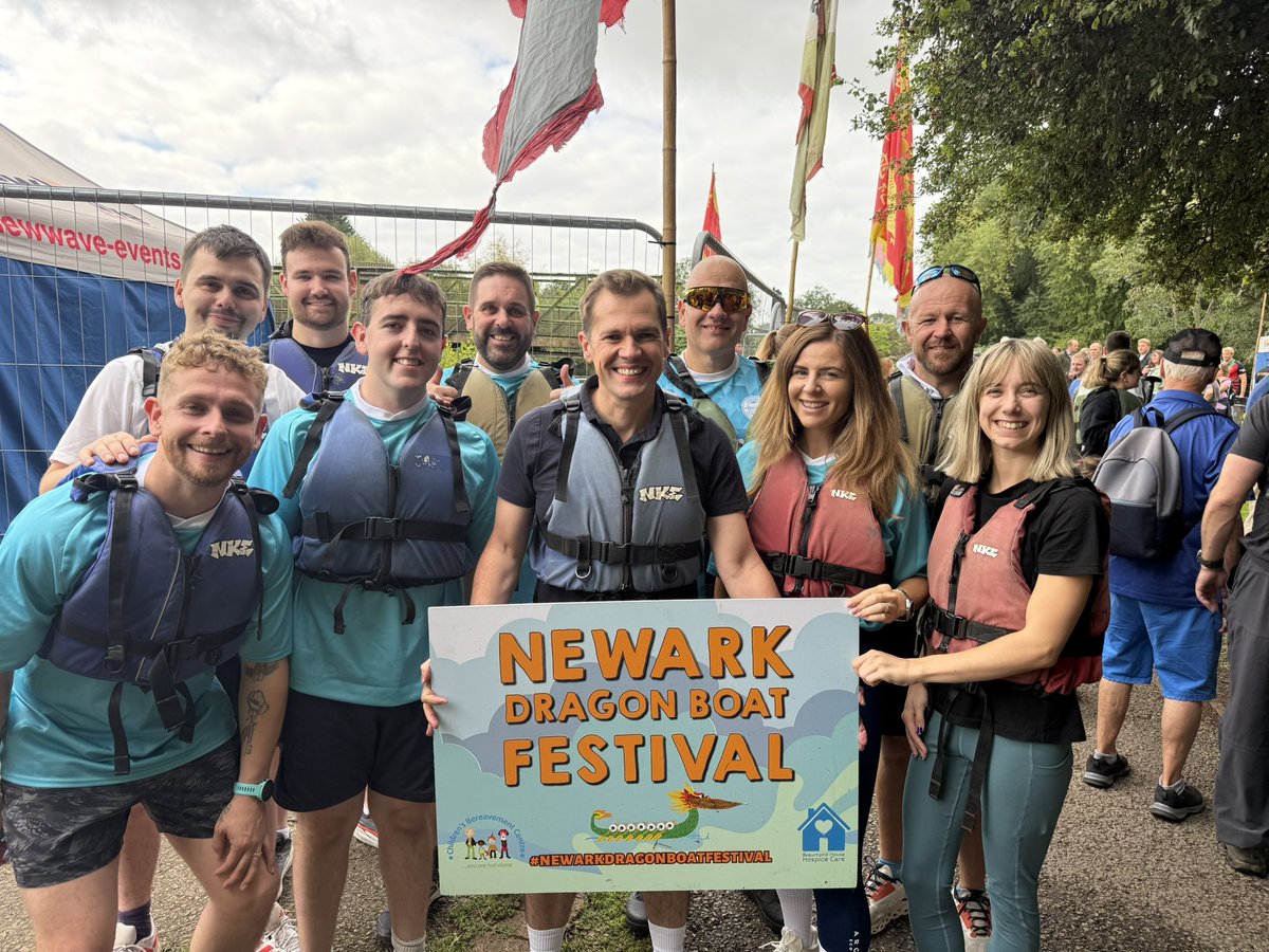RobertJenrick's tweet photo. Out supporting the Newark Dragon Boat Festival today raising funds for Beaumond House Hospice & the Children's Bereavement Centre.
Well done to all who took part 👏🏻 https://t.co/gDK1RRRQ7f